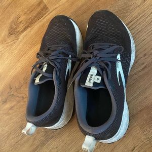 Black Brooks running shoes